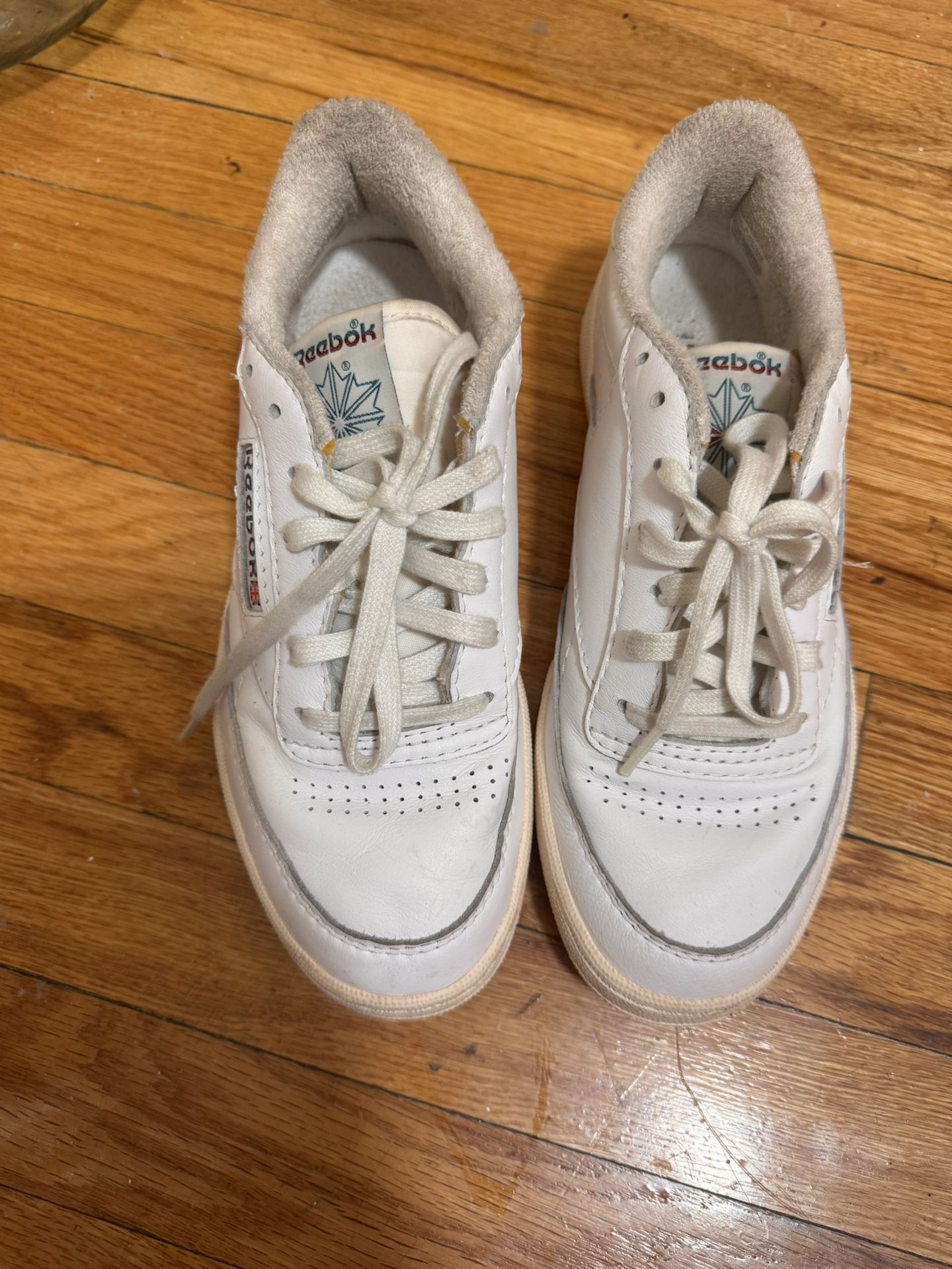 Rebook Women White Sneaker Size 7.5