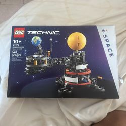 LEGO Technic Planet Earth & Moon in Orbit(NEED GONE ASPA)