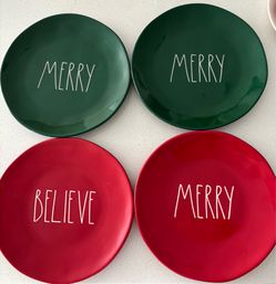 4 CHRISTMAS RAE DUNN DINNER PLATES