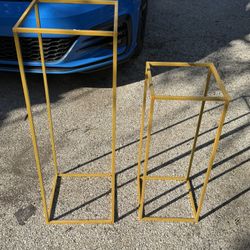 15 Gold Centerpieces 