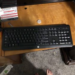 Keyboard (LIKE NEW)