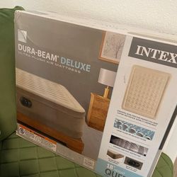 OBO Intex Dura-Beam Deluxe Ultra Plush Queen Air Mattress – Excellent Cond