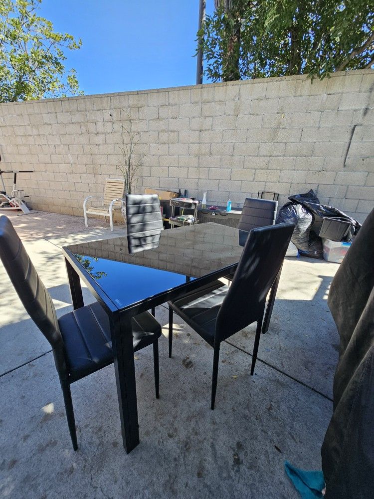 Amazon Glass Table & 4 Chairs
