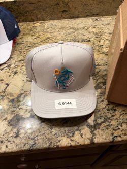 Waggle Golf hat