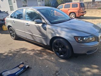 Volvo S40 4-Door Sedan