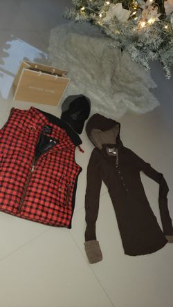 Christmas Puffer Ladies Ski Pics 🎿 