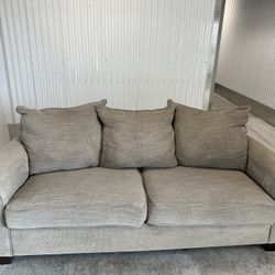 Comfy Gray Sofa Couch 🔥🔥🔥