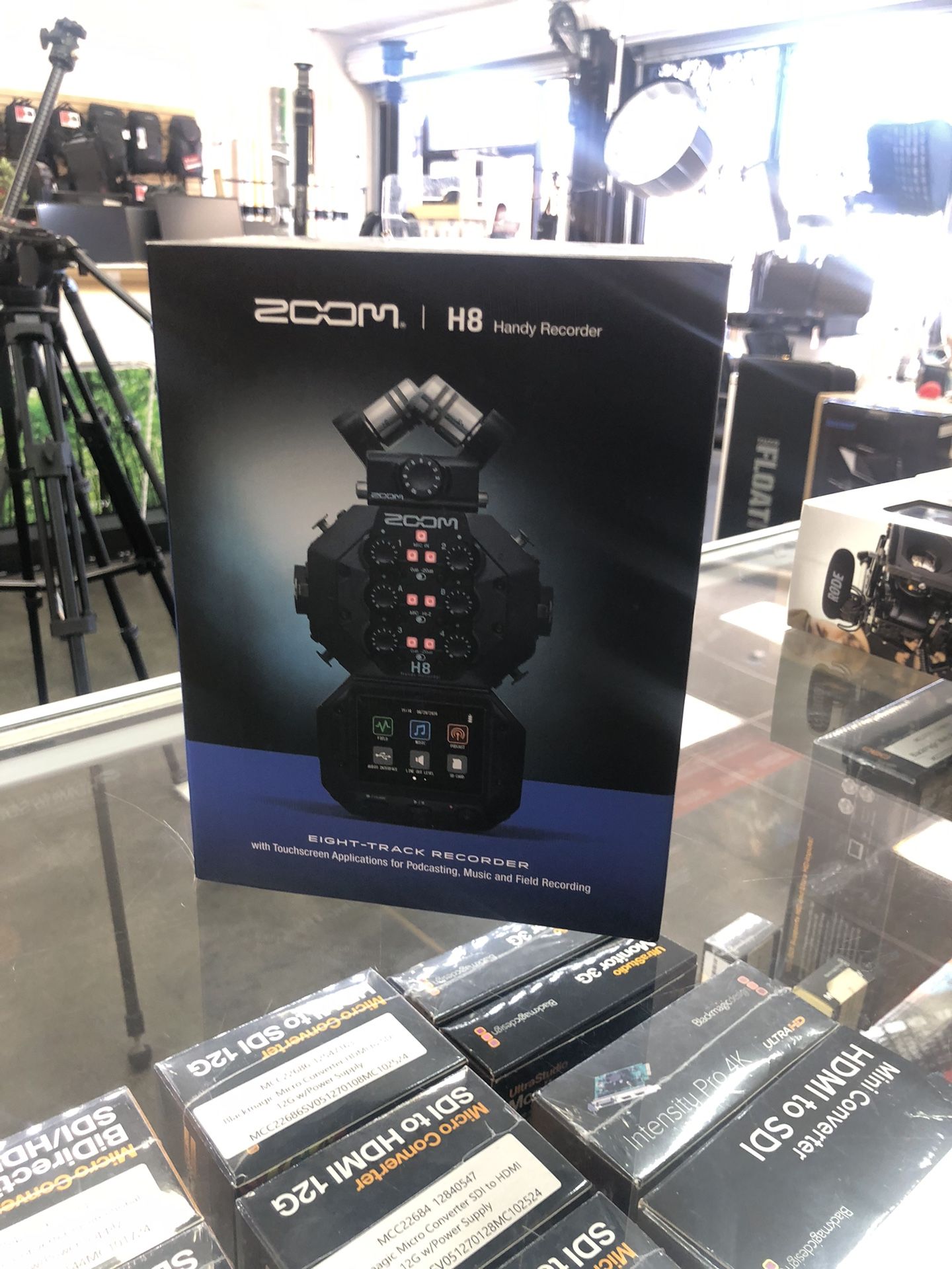Zoom H8 8 (8-inputs) For All Your Devices. Portable