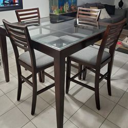 NEED GONE ASAP! DINING ROOM TABLE WITH CHAIRS