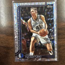 DIRK NOWITSKY MAVERICKS TOPPS NBA SPORTS CARD !