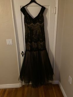 Gorgeous black dress!