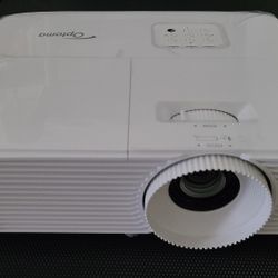 Optoma HD28HDR Home Theater Projecter With 92" Elite Pull Down Screen