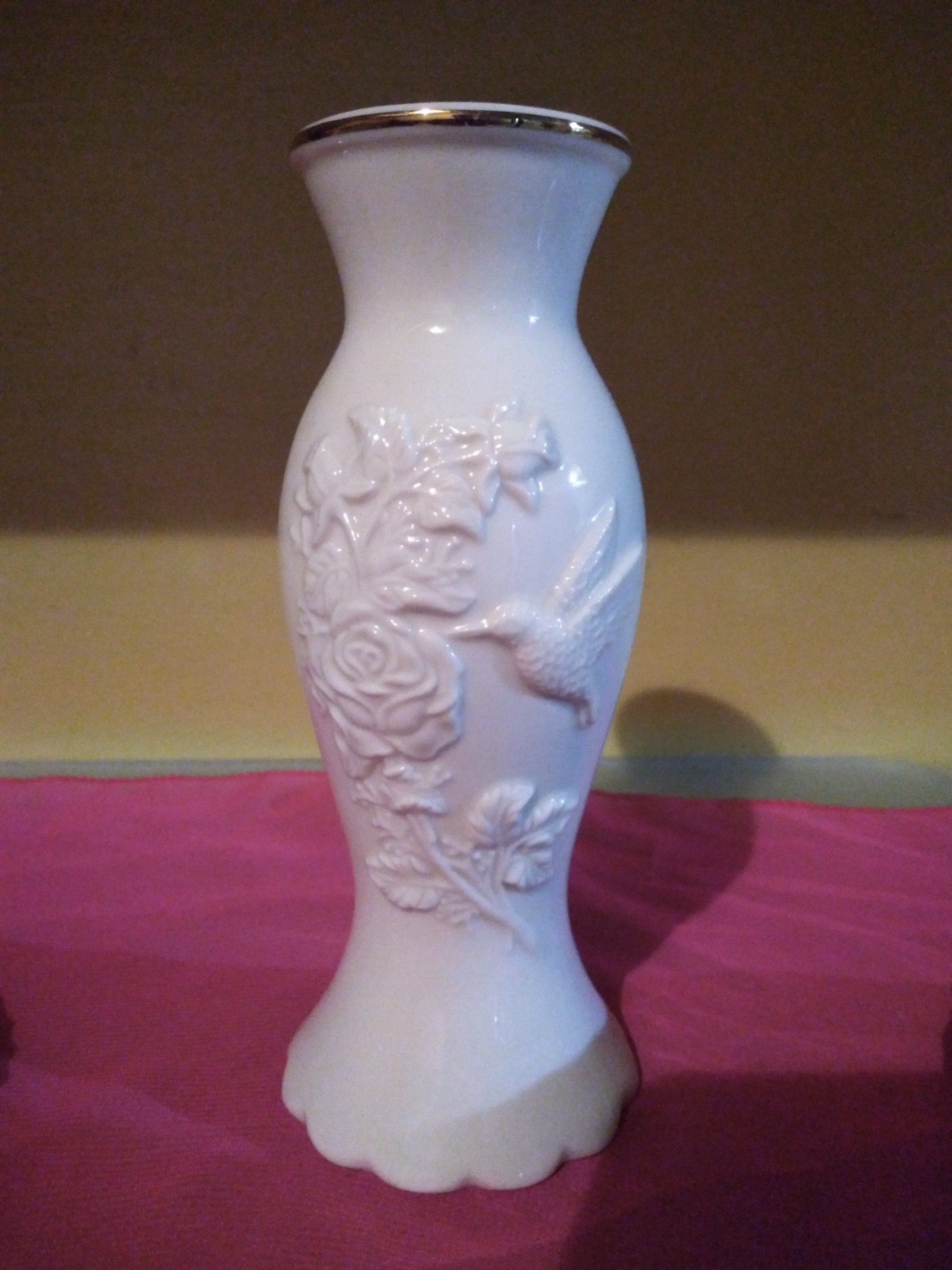 Lenox Vase Hummingbird Collector Porcelain Bud Vase White Gold Trim 6" Height