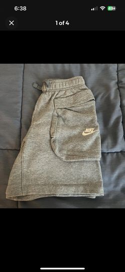 Grey Nike Sportswear Club Fleece Cargo Shorts ( Youth Medium )