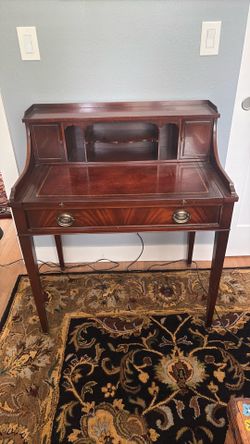 Writing desk excellent shape and sturdy