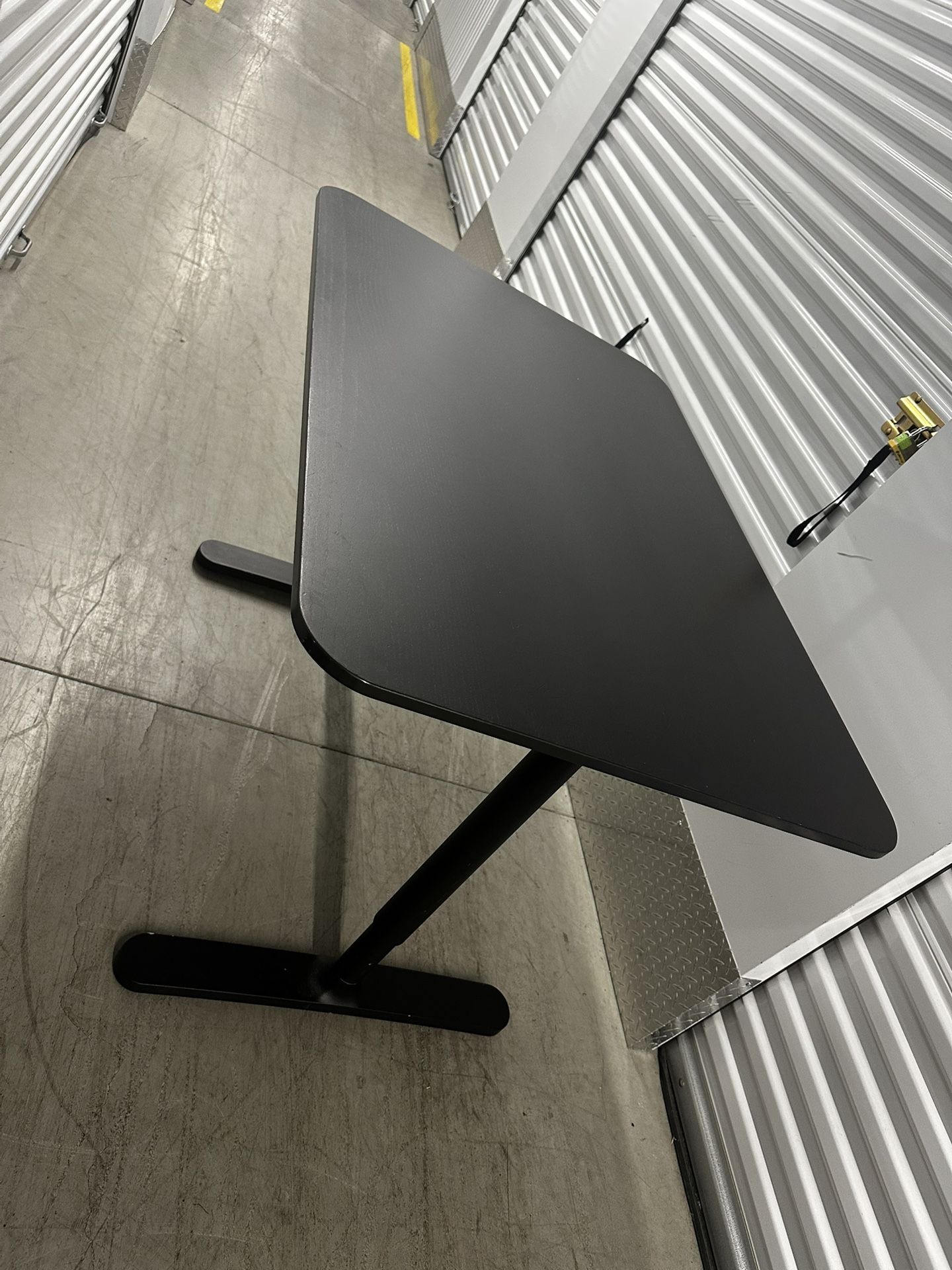 Office Table OFFERS WELCOME