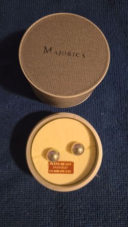 Vintage Majorica 18k Gold Plating Grey Pearl Earrings Set