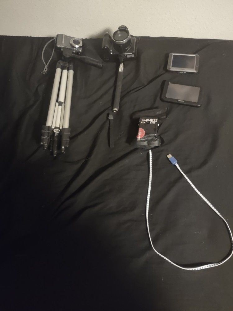 Older Cameras And Electronic Will Not Separate Read Full Description