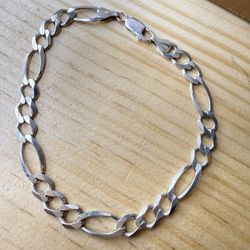 Sterling silver bracelet size 8 1/2  8.6g
