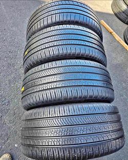 255/45/19 pirelliSelling a set of 4 tires in excellent condition š«”