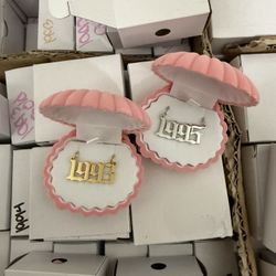 Selling a bulk jewelry lot from a boutique I opened during COVID.