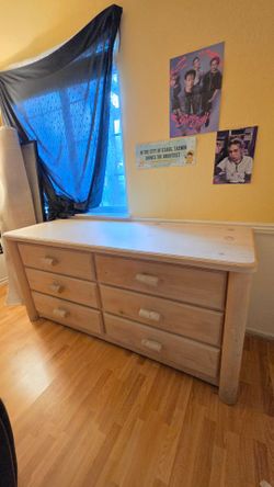 6 DRAWER WOODEN SHELF