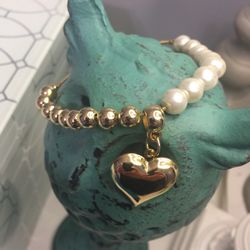 Bracelet With Heart Charm And Pearls