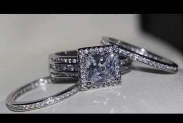 New 18 k white gold wedding ring set engagement ring