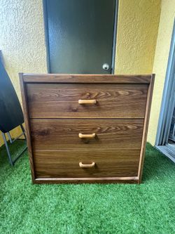 3-DRAWER WOODEN DRESSER