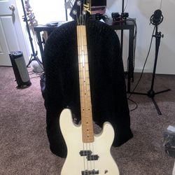 Dixon XL excel Series Bass Guitar 