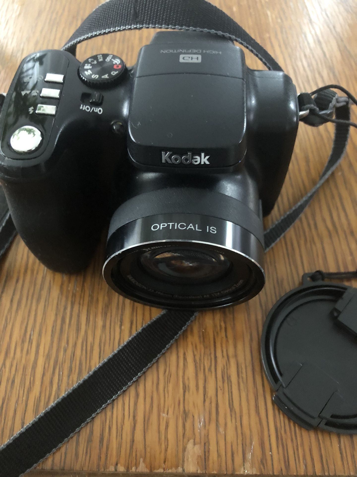 Preowned Kodak EasyShare Z1012 IS 10.1MP Digital Camera - Black, in great Condition