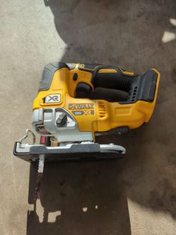 DeWalt jigsaw dcs334