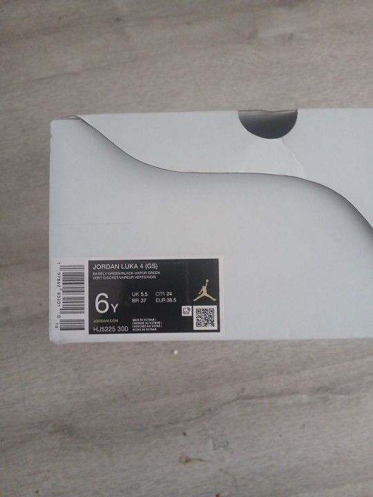 Jordan Luka 4 (Gs) Size 6y Brand New