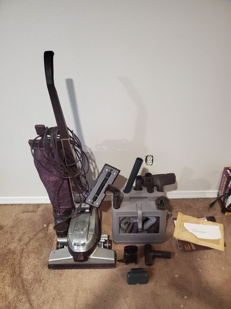 Kirby G5 Vintage Vacuum and Tools for Sale in Seattle, WA - OfferUp