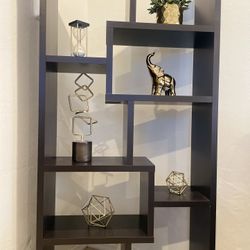Mueble Con Decoración 