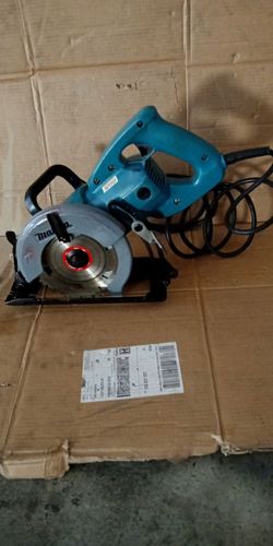 Makita  circular saw in excellent condition