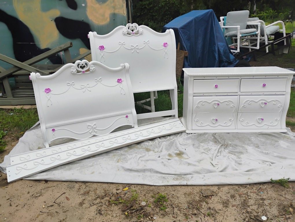 Disney Princess Twin Size Bedroom Set $100 Delivery Available