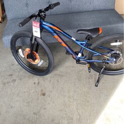 GT Youth Stomper Pro 24 inch bike for Sale in Bakersfield CA