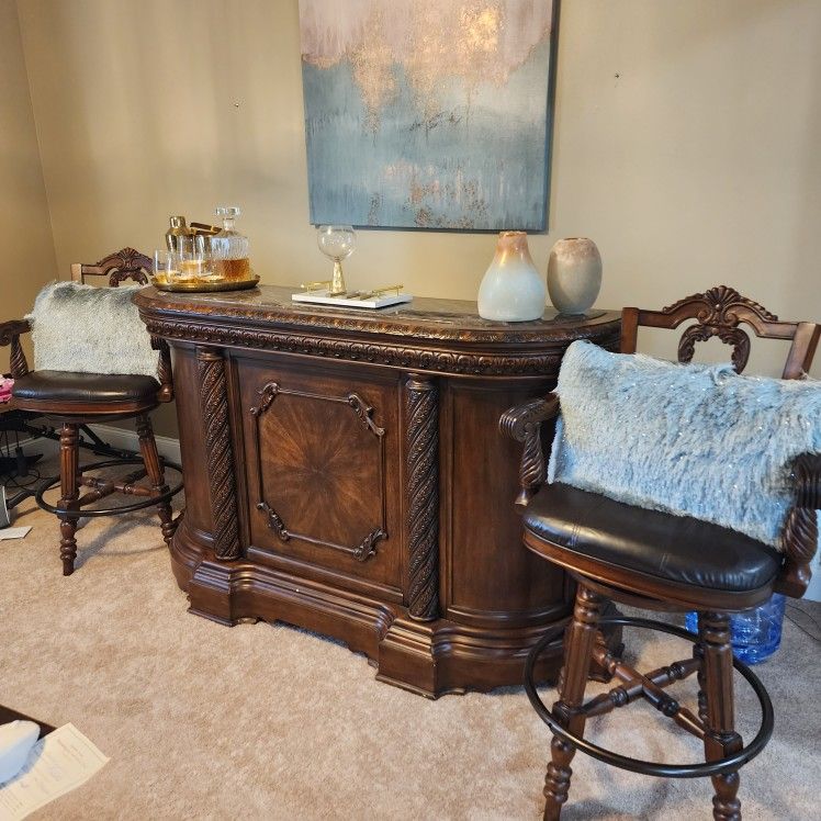 Ashley North Shore Bar And Two Stools