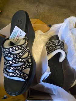 Women's Skecher sandals