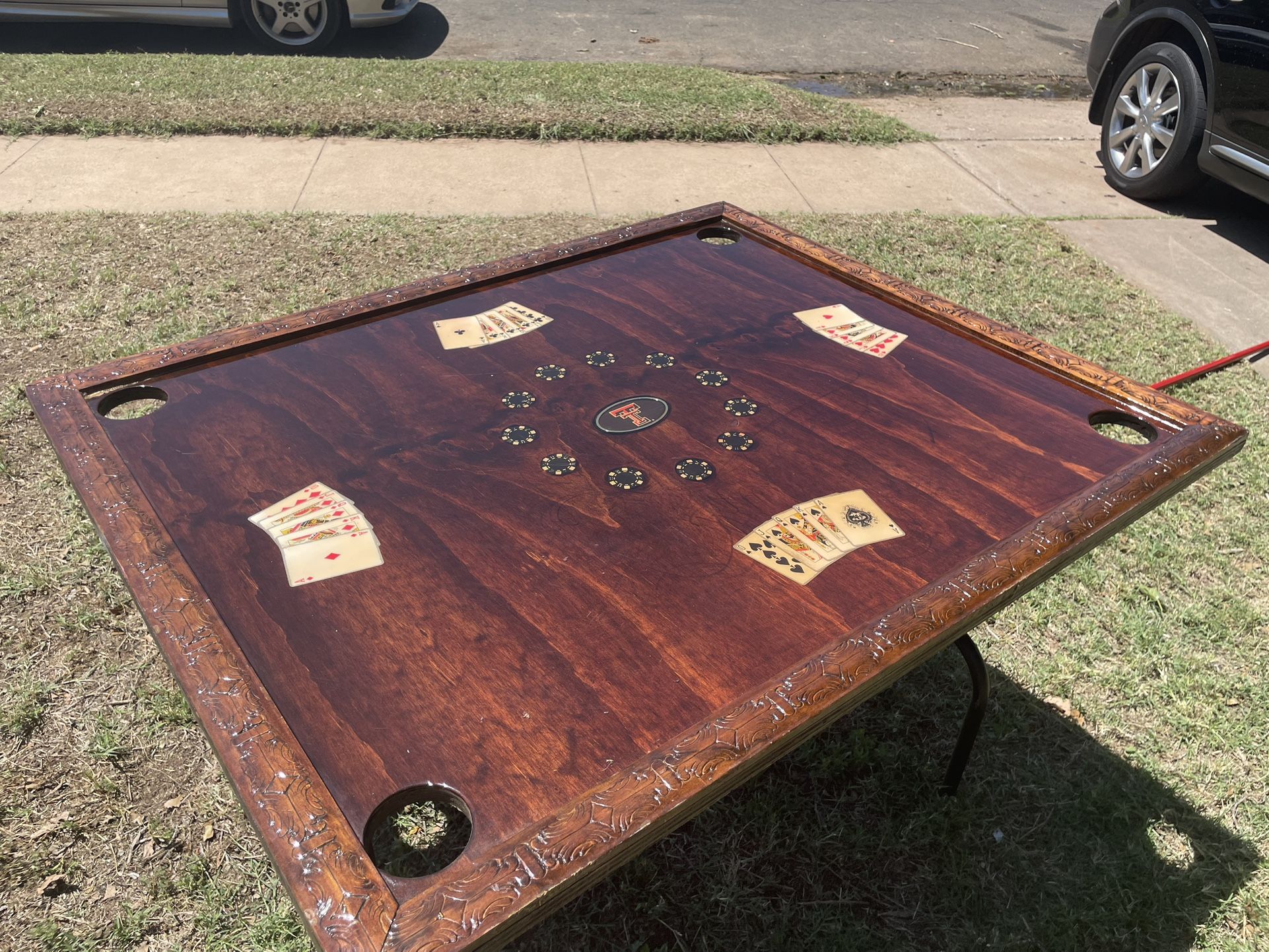 Poker table