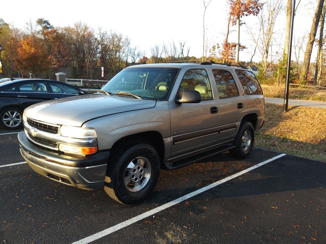 2001 Chevy Tahoe Ls 4x4 excellent condition In and out. runs perfect.