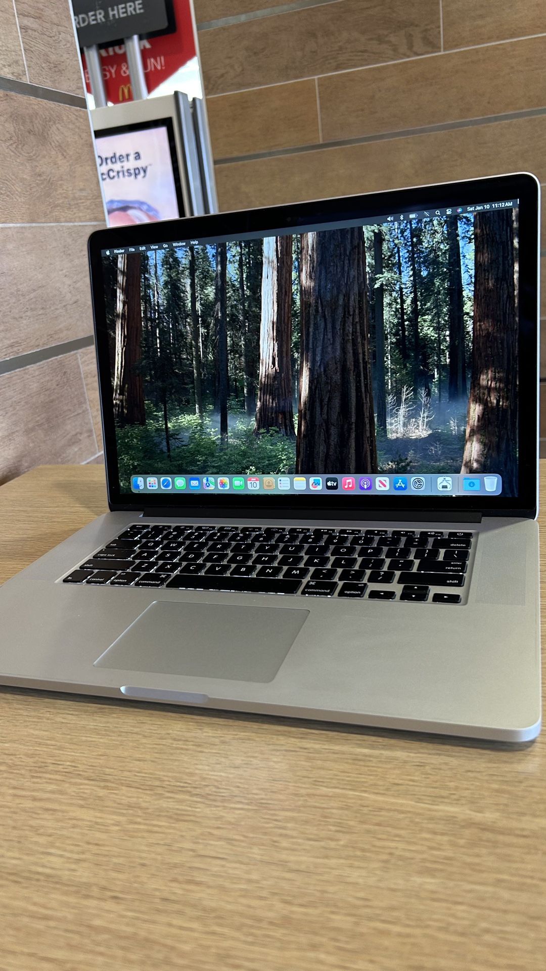 Apple MacBook Pro 15” Retina i7/16GB/500GB SSD $350