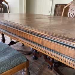 Dining  Table 