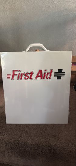 First Aid Metal Cabinet with Handle