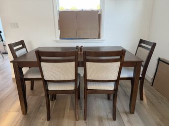 New Living Spaces Dining Table + 4 chairs