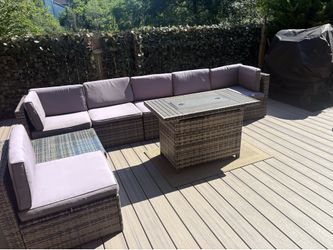 Patio furniture - 8 pieces with cover