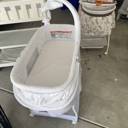 Portable, Swaying Baby Bassinet 