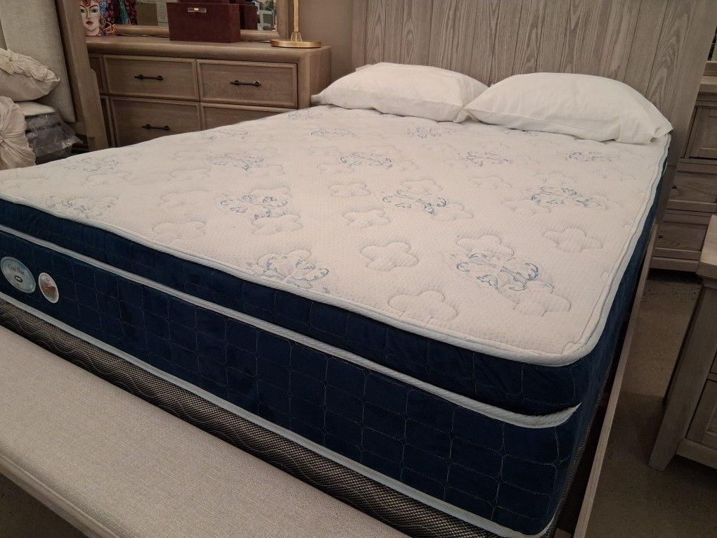 Cool Queen Gel Foam Mattress