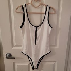WHITE LEOTARD